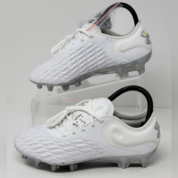 Under Armour Magnetico Elite 3 FG Soccer Cleats White Womens Sz 6.5  3027160-100 - Picture 2 of 11